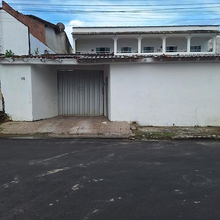 Quarto Triplo Com Banheiro Em Pousada E Restaurante Manaus Exteriör bild